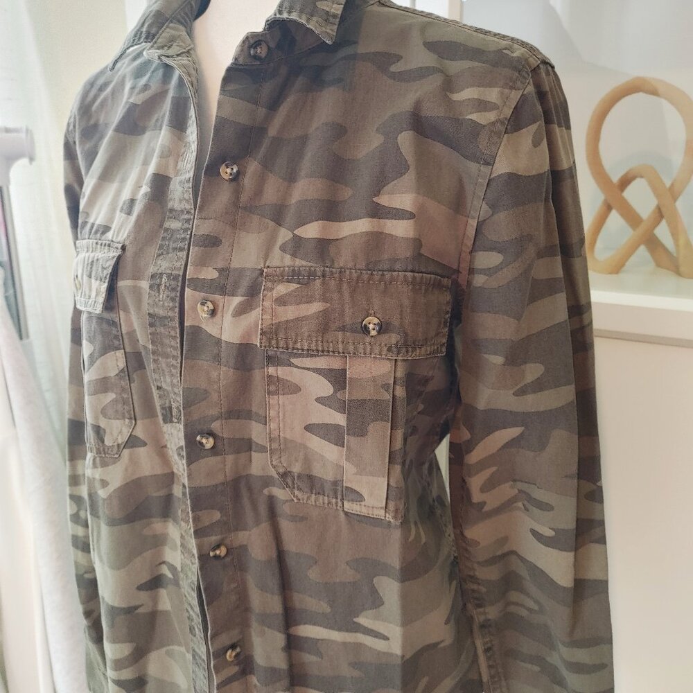 FOREVER21 Utility Camouflage Button Down Shirt Jacket Shacket - Size Medium - Picture 2 of 3